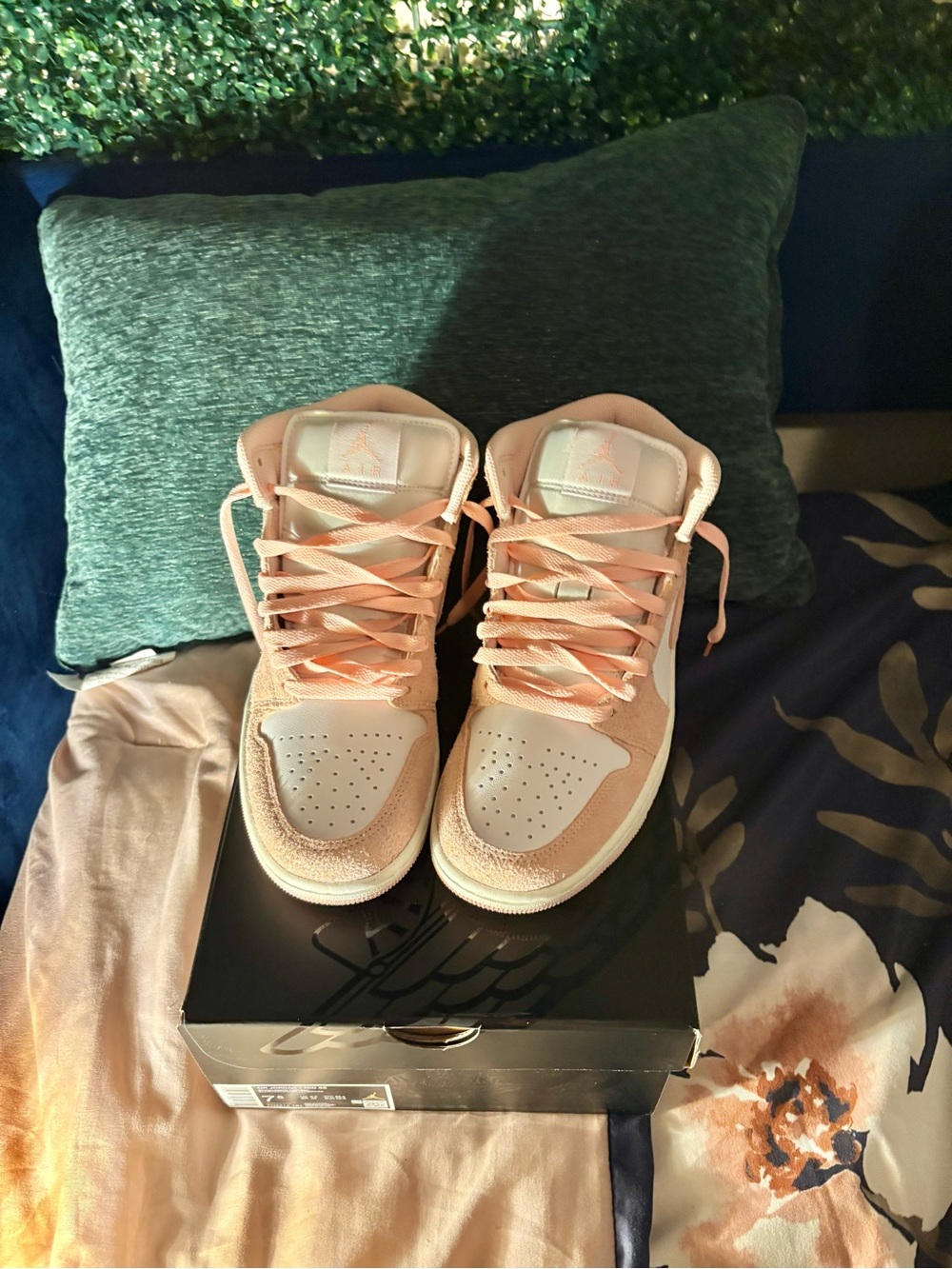 Women's Jordan Retro 1s Soft Pink High-Top Sneakers